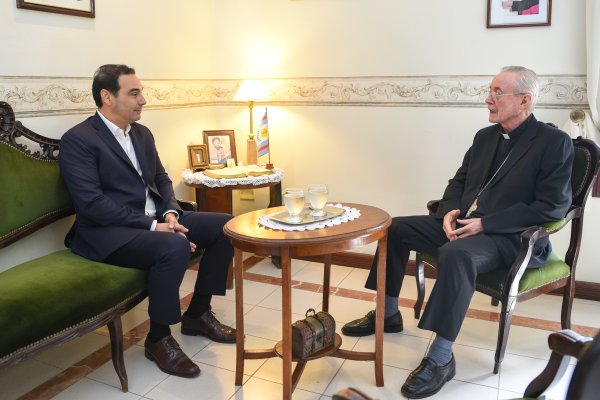 Valdés visitó a Monseñor Andrés Stanovnik para dialogar sobre la actualidad del país