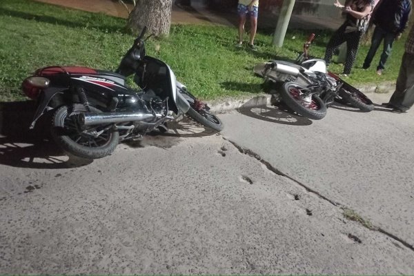 Esquina: una joven fallecida y dos heridos en un choque de motos