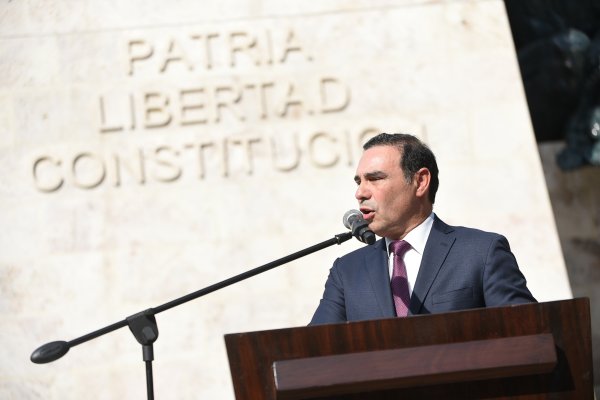 El Gobernador envió su mensaje al nuevo Papa León XIV