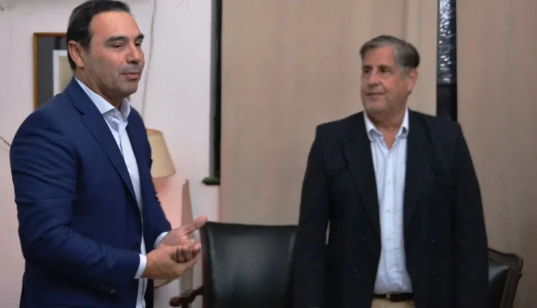 Gobernador Valdés impulsa el desarrollo en Esquina con inversiones en emprendedores y en infraestructura vial
