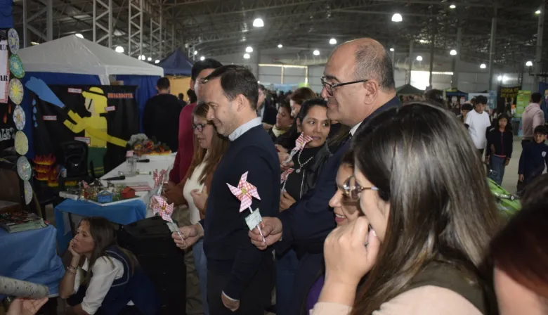 Intendente Mariano Hormaechea: “La muestra de ciencia y tecnología vino para quedarse”