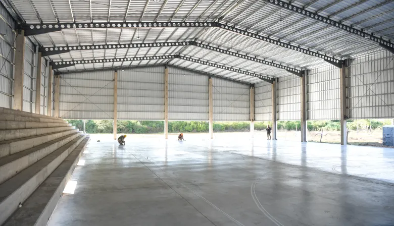 El Gobierno impulsa el deporte con la construcción de un polideportivo semicubierto en Santa Ana
