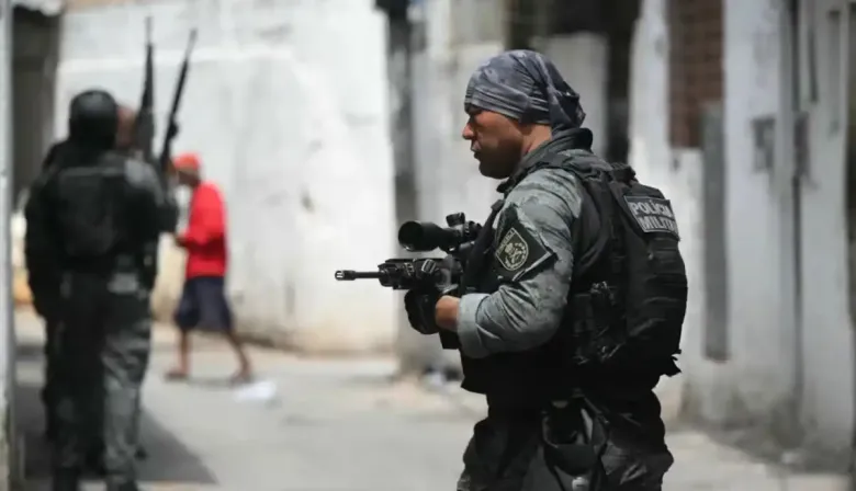 Tensión en Río de Janeiro: al menos 60 muertos y 80 detenidos en un megaoperativo en dos favelas contra el Comando Vermelho