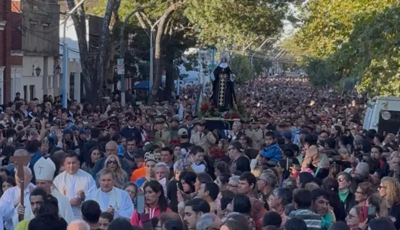 Una multitud honró a Santa Rita en Esquina