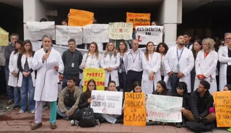 Hospital Garrahan: el Gobierno anunció un aumento para los residentes, pero aún no hay acuerdo