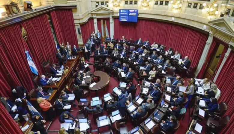 Los senadores se aumentan el sueldo más del 4% y cobrarán por encima de $ 9,5 millones