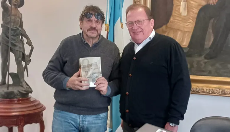 Goya- Felipe Pigna visito la casa de la cultura