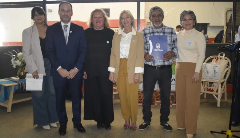 El intendente Mariano Hormaechea participó del reconocimiento a los artesanos
