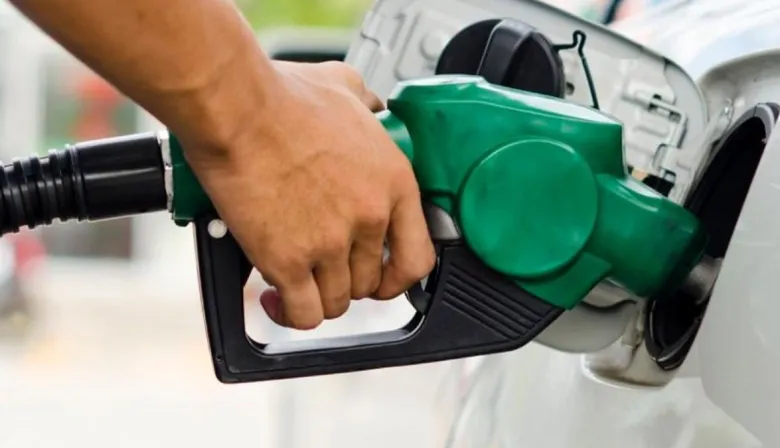 Aumentó la nafta tras el salto del dólar: cómo se espera que impacte en la inflación de agosto