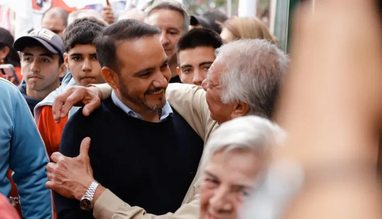 En multitudinaria caminata, Vamos Corrientes habló con los vecinos del barrio Juan de Vera