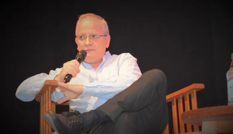 Antonio Giuliani: “No se puede entrar a un quirófano con una motosierra en lugar de un bisturí”