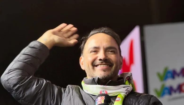 Juan Pablo Valdés en el barrio 17 de Agosto: "Queremos que esta Capital brille"