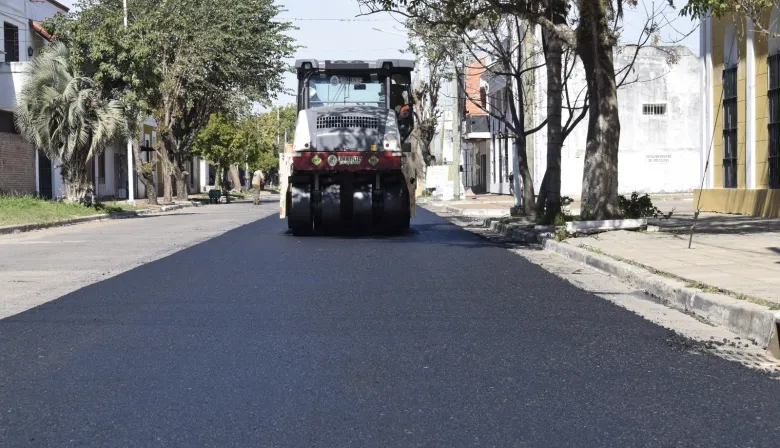 En la mañana del martes dio inicio a los trabajos de reasfaltado de la avenida Caá Guazú, con la intervención de Vialidad Urbana.