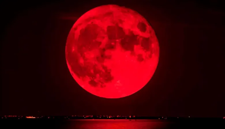 El eclipse lunar total más largo del año llega con la “Luna de Sangre”: cómo ver el fenómeno astronómico