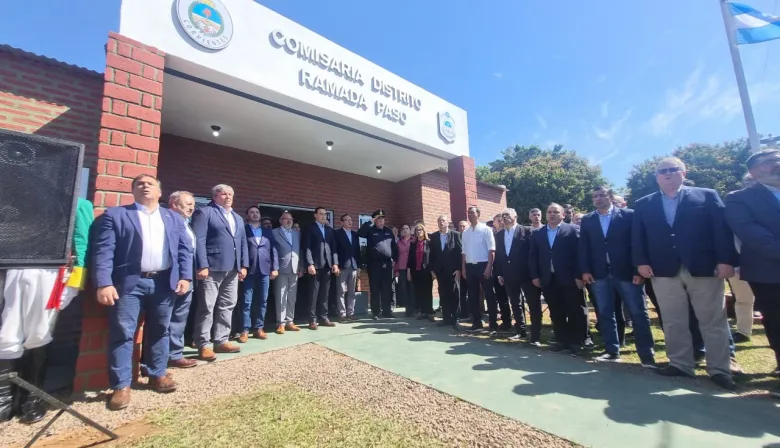 En Ramada Paso, Valdés inauguró la nueva Comisaría y habilitó 20 cuadras de pavimento