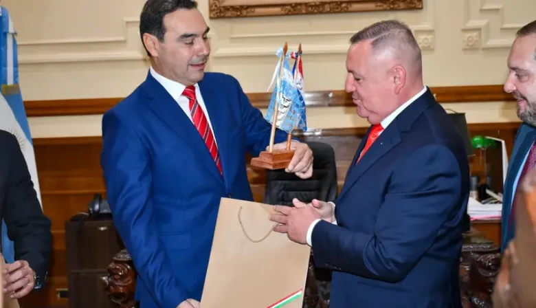 Gustavo Valdés recibió al gobernador de Ñeembucú, Paraguay