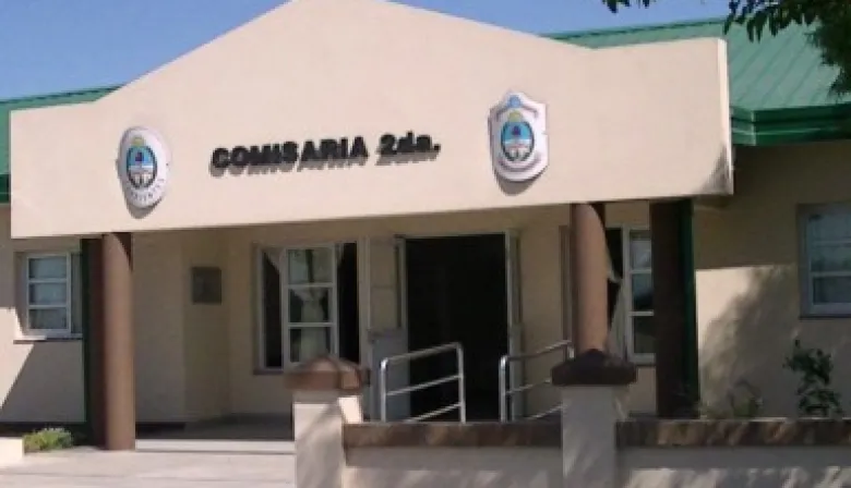 Violento intento de fuga en Esquina: Apuñaló a un hombre, baleó a la policía y se arrojó al río