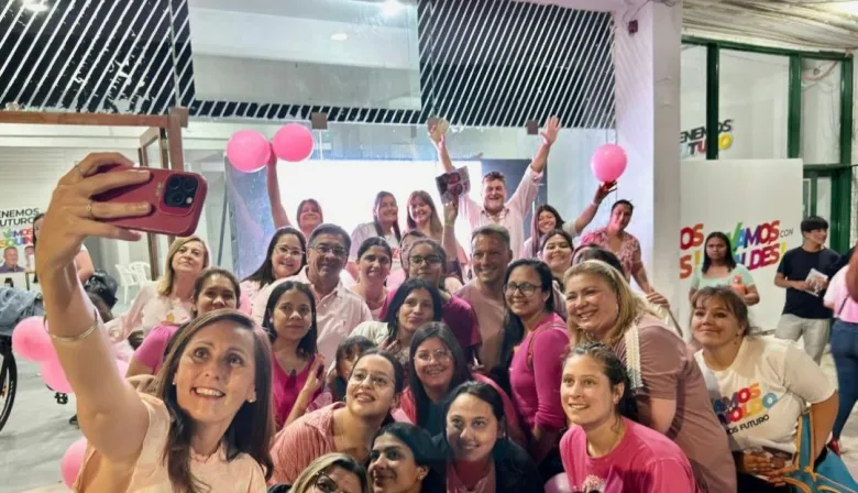 Rohner y Vallone lideran caminata "Octubre Rosa" en Esquina para fomentar la Prevención del Cáncer de Mama