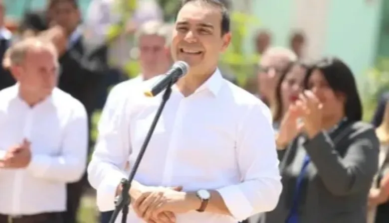 Valdés anunció sueldo de octubre y Provincia acumula una inyección mensual superior a los $133 mil millones