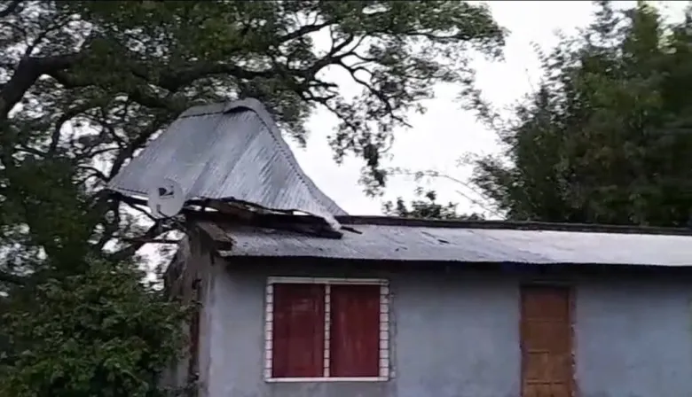 Esquina: fuerte temporal azotó la zona de Malvinas