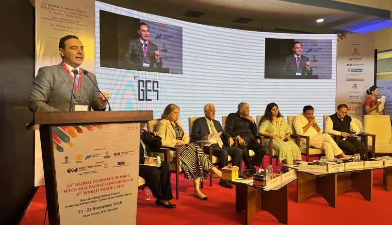 Valdés expuso ante líderes mundiales en Mumbai sobre el potencial estratégico de Corrientes