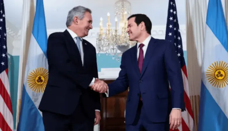 El secretario de Estado de Donald Trump le agradeció a Pablo Quirno el apoyo argentino tras la captura de Nicolás Maduro