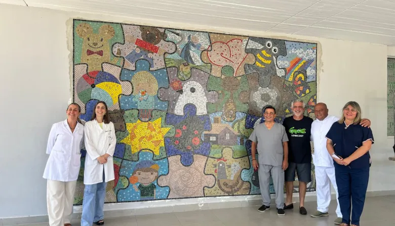 El artista Fernando Bakir dejó plasmada su creación en un espacio de los Hospitales Regional Goya y Pediátrico “Ángel de la Guarda “