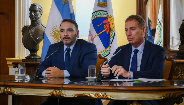 "El camino a seguir para la Argentina es el diálogo y trabajo en conjunto", afirmó el gobernador Valdés junto al ministro del Interior