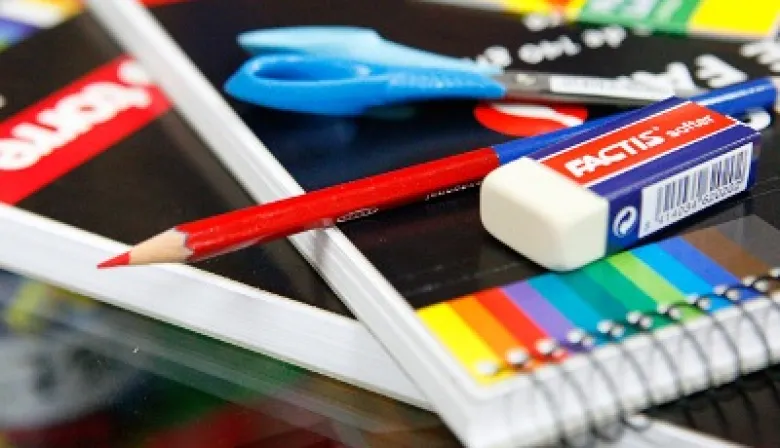 Ciclo lectivo 2026: afirman que armar la canasta escolar cuesta un 24% más