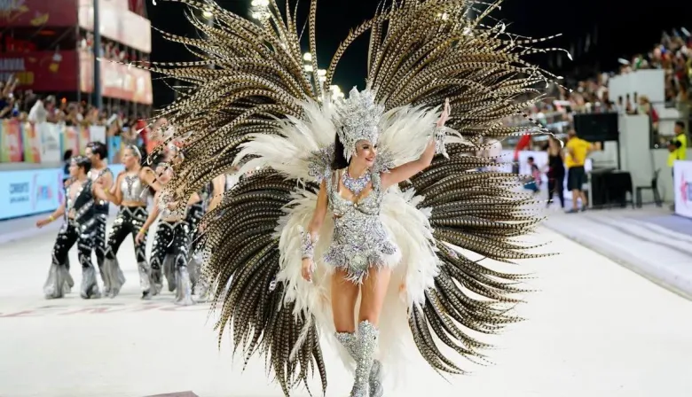 Yasí Berá de Esquina brilló en el Corsódromo Nolo Alías y conquistó al público capitalino