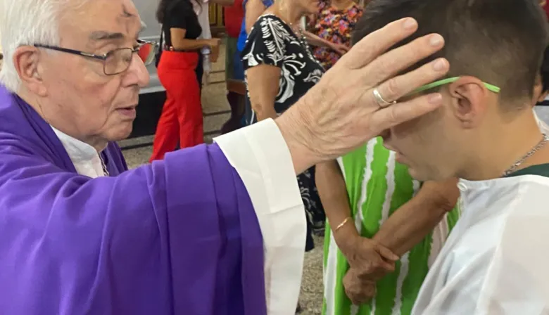 Monseñor Faifer recordó que somos polvo valioso destinado a la vida eterna