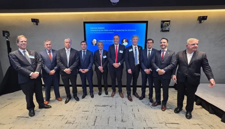 Valdés se reunió con importantes inversores, CEOS y gobernadores con el objetivo de conseguir financiamiento para la provincia