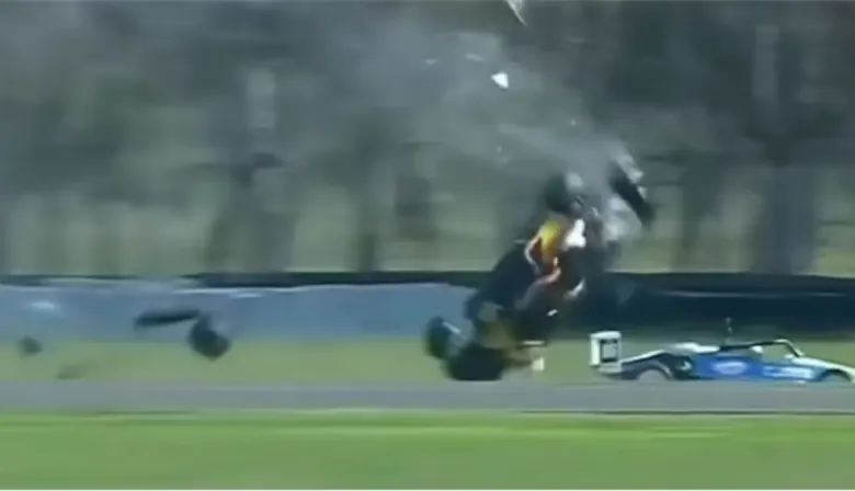 Benjamín Traverso y un impactante accidente en la Fórmula 3 Metropolitana: voló por el aire con su auto y salió vivo de milagro