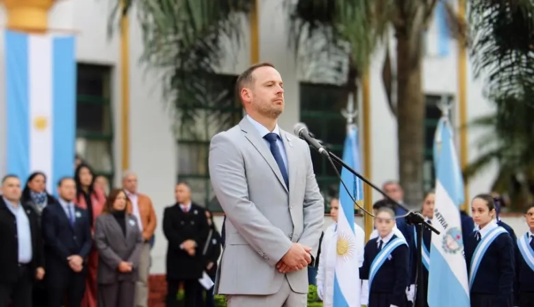Olivetti destacó el orgullo y la unión del pueblo en el desfile patrio de Esquina