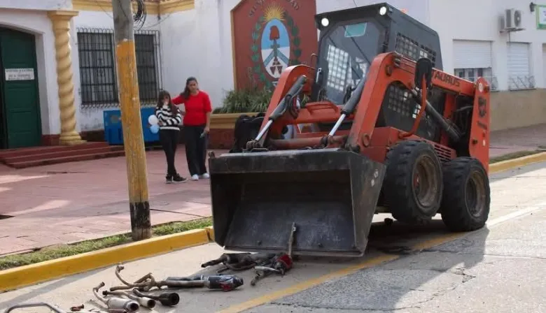 Avanzan los controles: destruyen escapes antirreglamentarios secuestrados en operativos