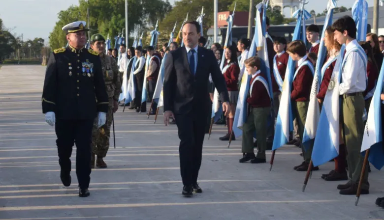 Con un emotivo acto y pasaje de honor, Goya conmemoró el 210° aniversario de la Independencia