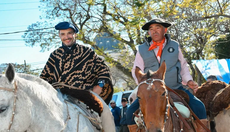 Valdés agradeció el acompañamiento de los correntinos tras llegar a caballo a Itatí