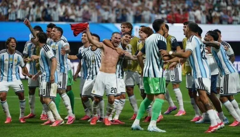 Lionel Messi reapareció tras la final del Mundial 2026: fue a ver un partido de la Primera C en Rosario