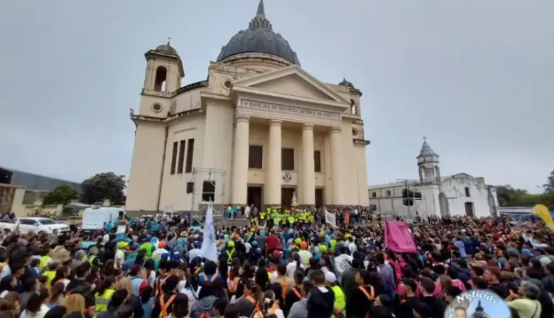 Itatí desbordada de fe: miles de jóvenes llegaron para encontrarse con la Virgen