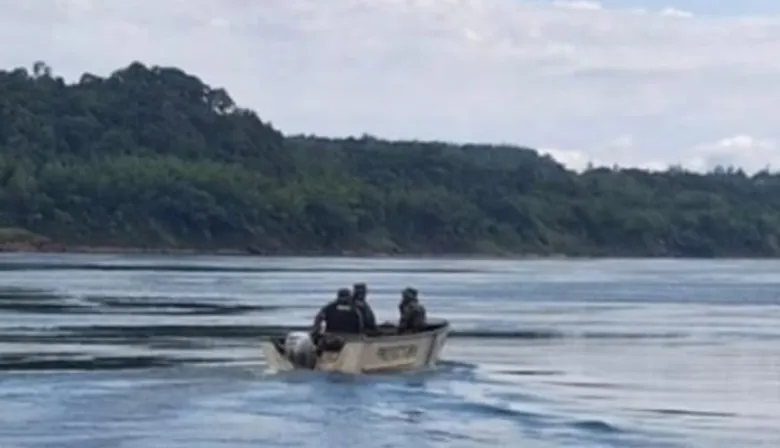 Desesperada búsqueda en el río Paraná: dos primos de 16 años están desaparecidos