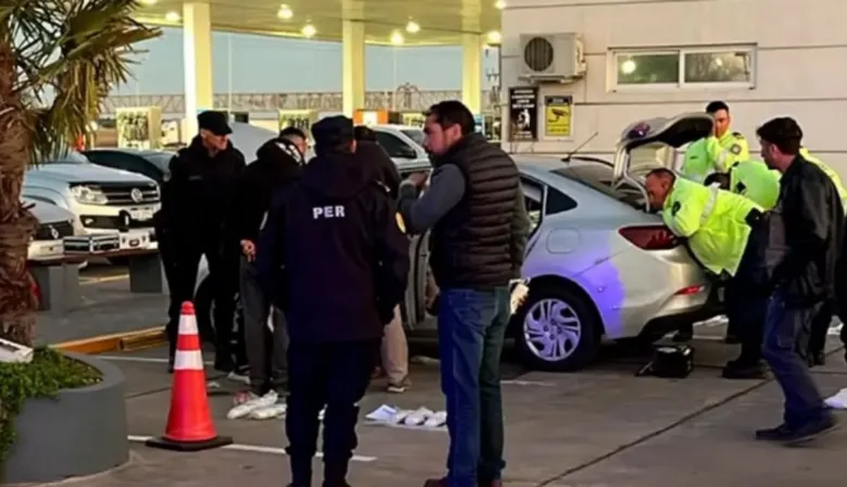 Golpe al narcotráfico: incautaron droga, éxtasis y millones de dólares tras una persecución en ruta