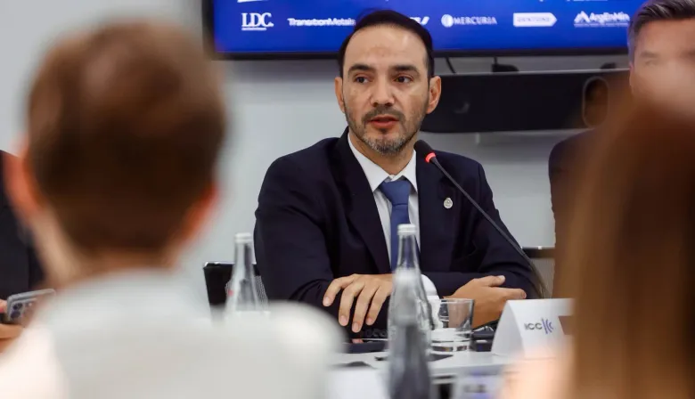 Valdés puso en París el desafío que viene para Corrientes: convertir recursos en productos con destino global