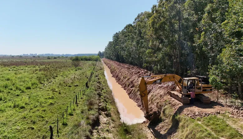 Esquina ejecuta obras hídricas con recursos municipales para mejorar el escurrimiento