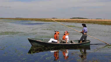 Turismo Corrientes. Paseo de Canoa a botador – Portal San Nicolas