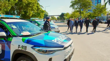 Por más seguridad pública para los correntinos, Valdés entregó 50 vehículos que fortalecen la labor policial