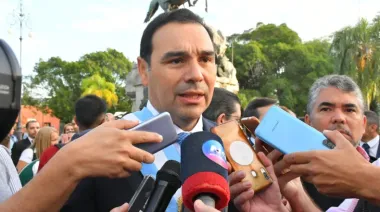 El Gobernador Valdés confirmó la reconstrucción del Estadio de Regatas
