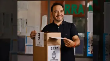 Valdés votó en Ituzaingó y pidió "involucrarse" para transformar la realidad"