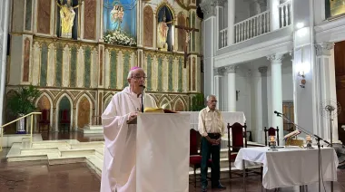 Monseñor Faifer:  "Somos valiosos a los ojos de Dios y Él vino para quedarse".