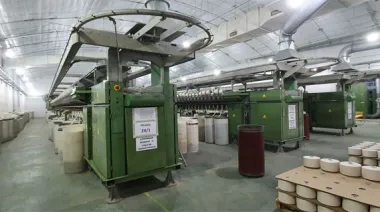 Alal cierra sus plantas de hilados y telas de Goya y Villa Angela