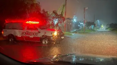 Esquina: cayeron 220 milímetros y hay barrios anegados 